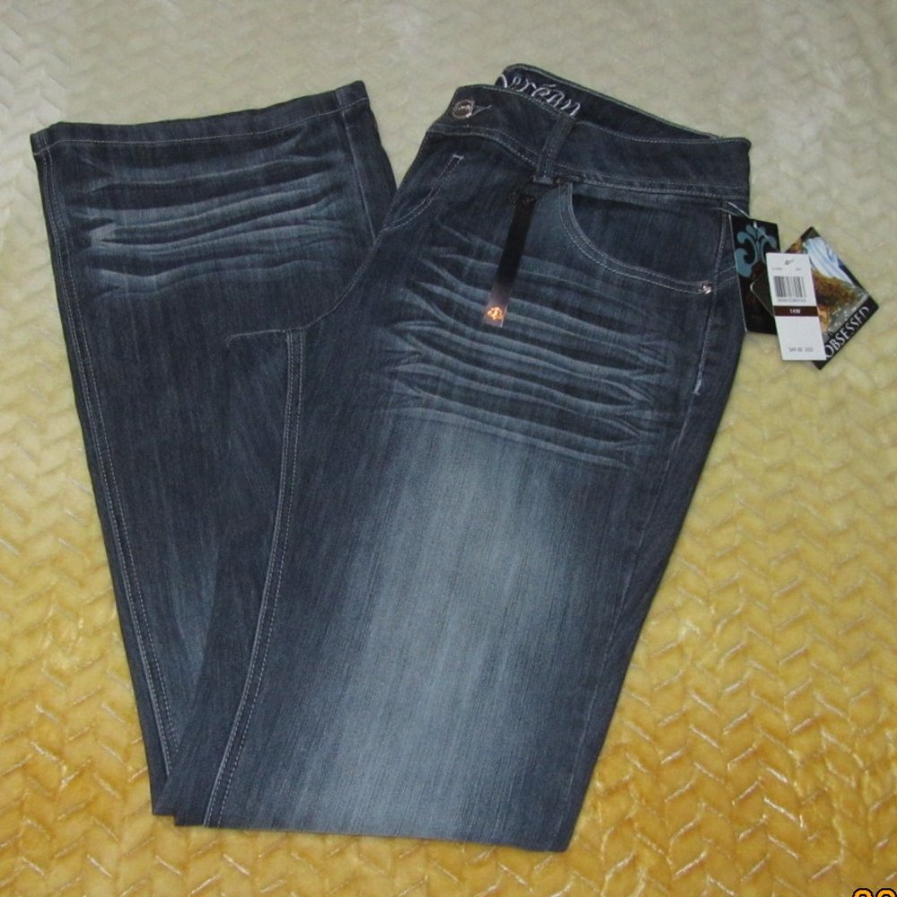 Women's Dereon Boot Cut Jeans Plus Size 14W NWT-Retail $69.00.